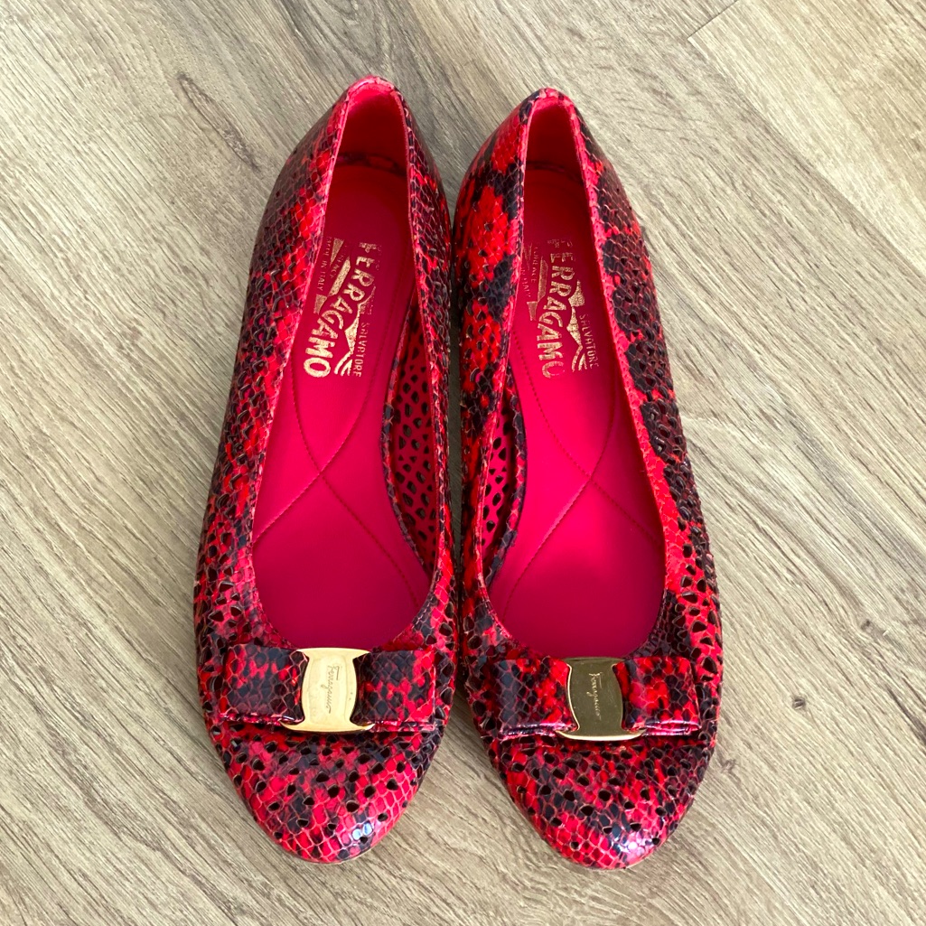 Ferragamo Genuine Leather Flats Size 38